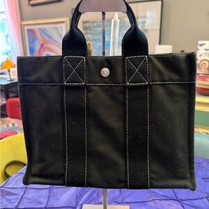 Hermès Fourre-Tout MM Bag
Black Hermès Tote Bag Hermes Tote Hermes Bag